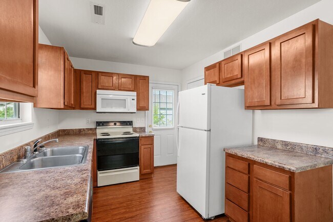 Building Photo - 2612-2614 Northampton Dr.