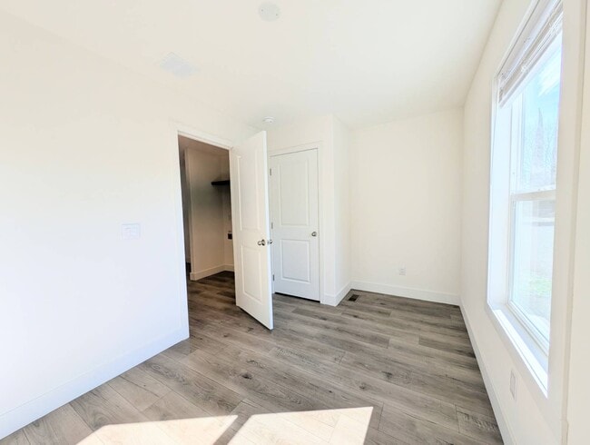 Building Photo - 400 Sulphur Bank Dr