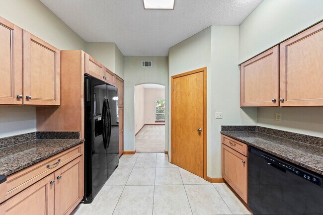 Building Photo - 406 Bally Way