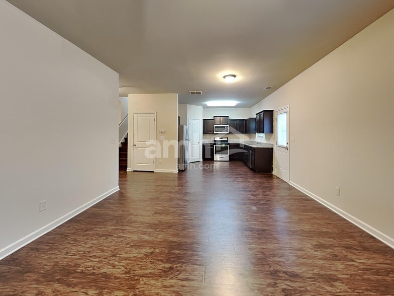 Building Photo - 4055 Clay Ct SE