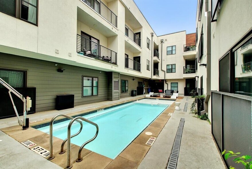 Plunge Pool - 2213 Poquito St