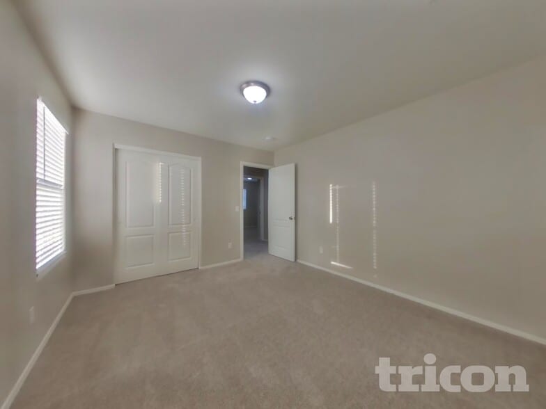 Building Photo - 26011 N Sandstone Way