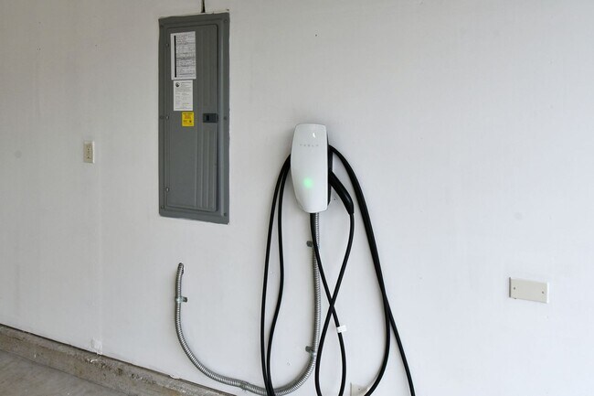 Building Photo - Charming 4 bd 2.5 ba Vancouver Home - Available Now!