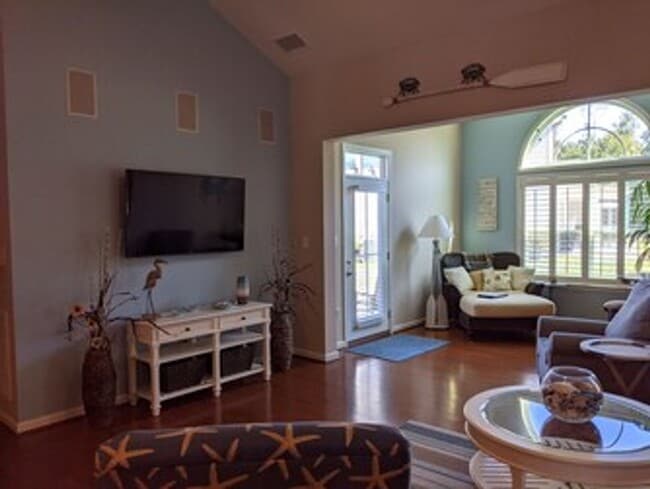 Building Photo - 37024 Fairway Dr
