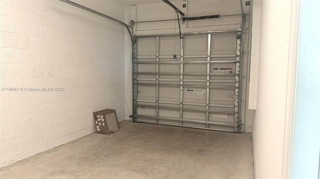 Building Photo - 538 Rivergrass St