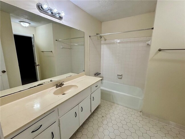 Building Photo - 1579 Harbins Rd NW