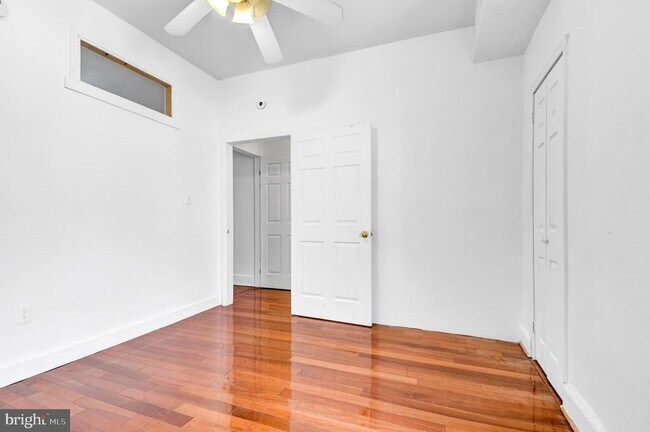 Building Photo - 1852 5th St NW