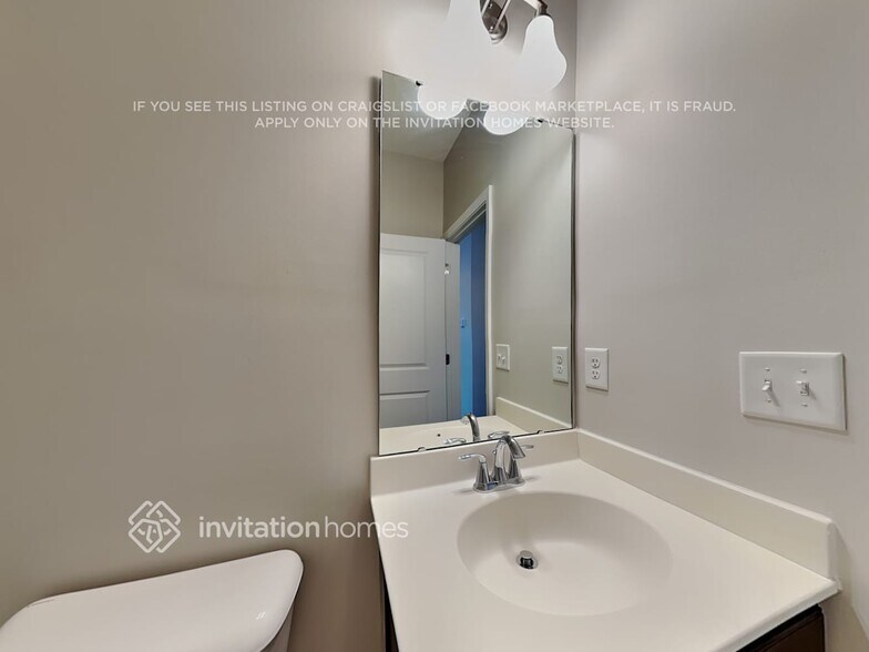 Building Photo - 1801 Birdhouse Ln