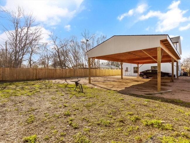 Building Photo - 3517 Mission St