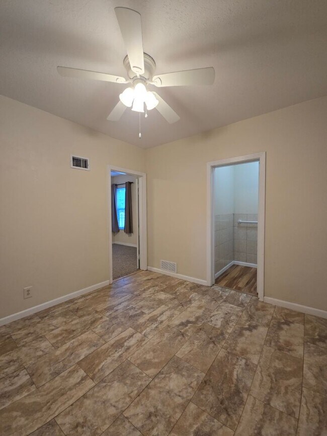 Building Photo - Charming Single Family Home with Beautiful...