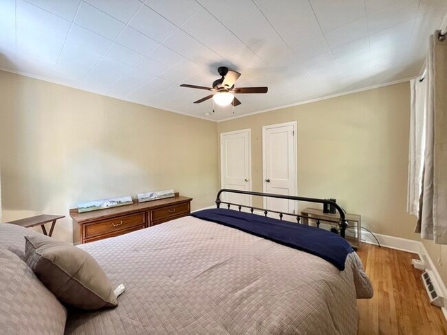 Building Photo - 1266 Pinecrest Dr