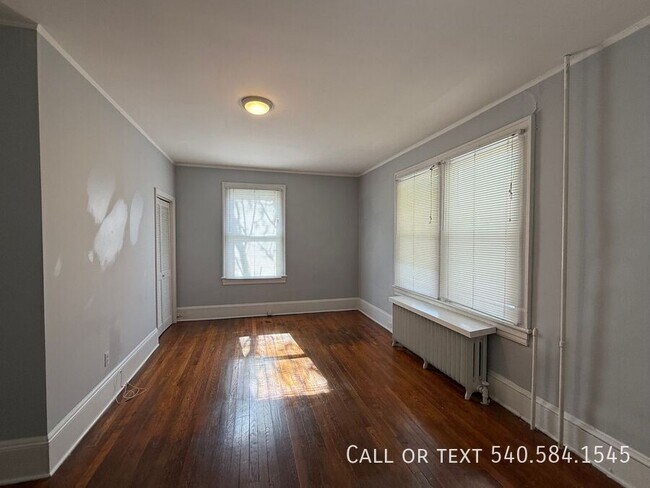 Building Photo - 1610 Hampton Ave SW