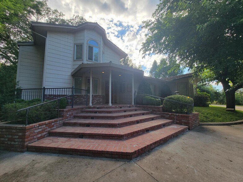 Building Photo - 4300 Canyon Valley Rd