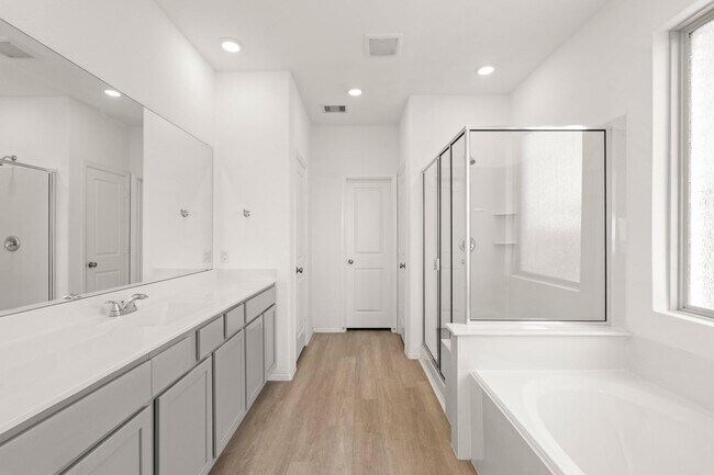 Building Photo - 5026 Lavaridge Dr