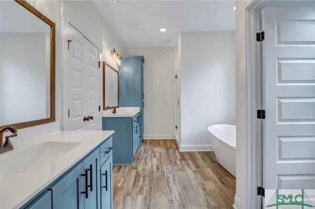 Building Photo - 421 Bear River Dr