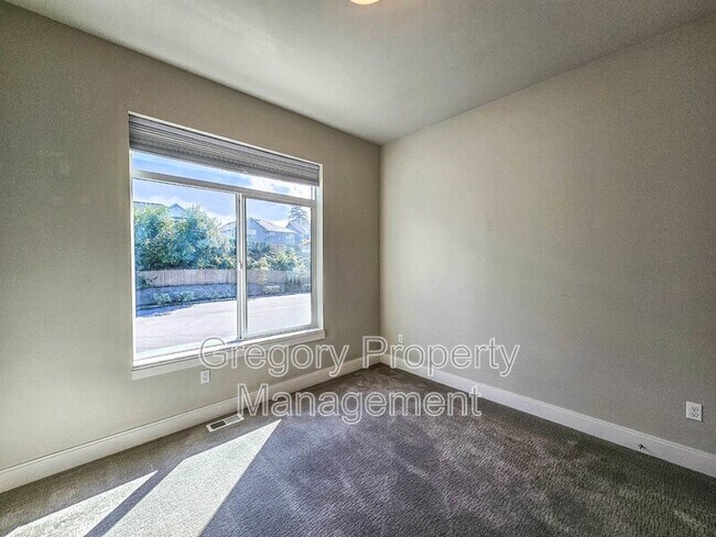 Building Photo - 619 202nd Pl SW