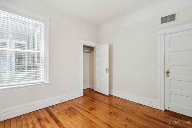 Building Photo - 1749 Greenwich St
