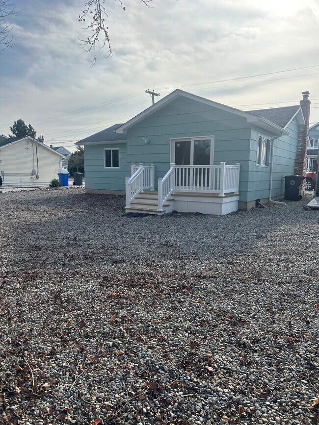 Building Photo - 820 Jane Dr