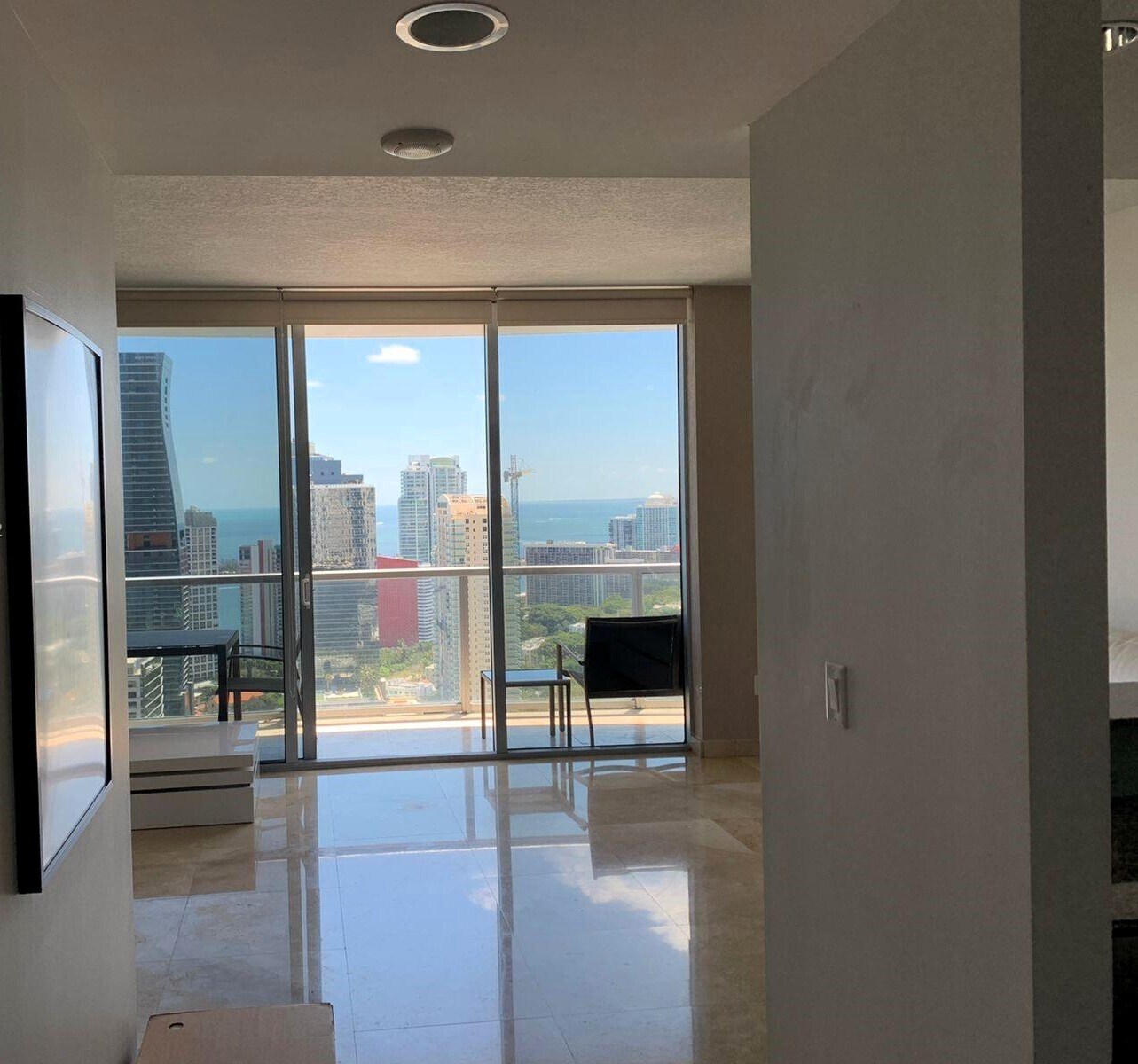 Building Photo - 1060 Brickell Ave
