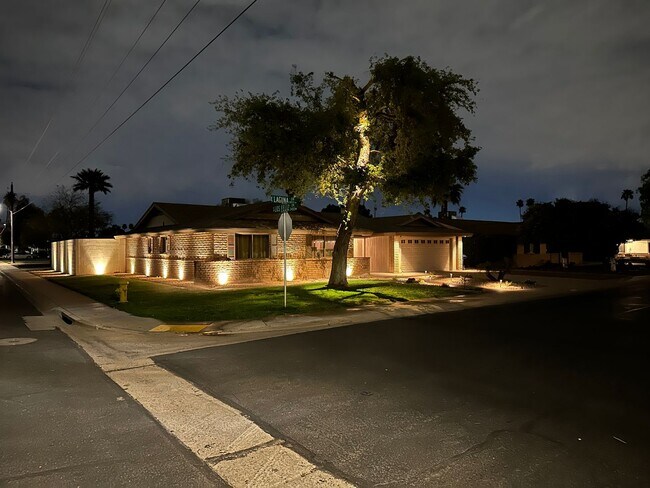 Building Photo - AMAZING ASU RENTAL CLOSE TO CAMPUS