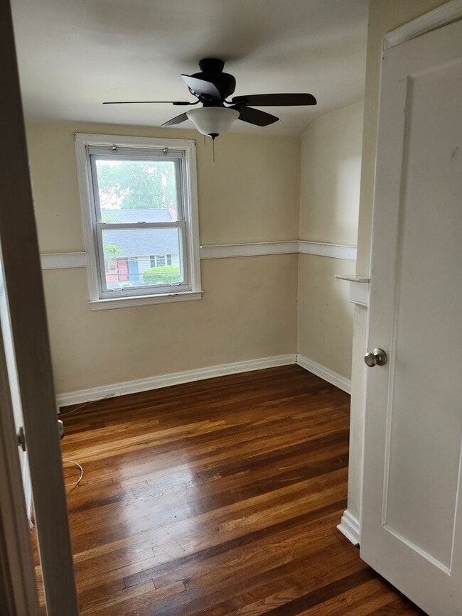 Building Photo - Recently renovated 3-bedroom, 1.5 bath twin in family-friendly Forest Brook Glen, Wilmington for ...