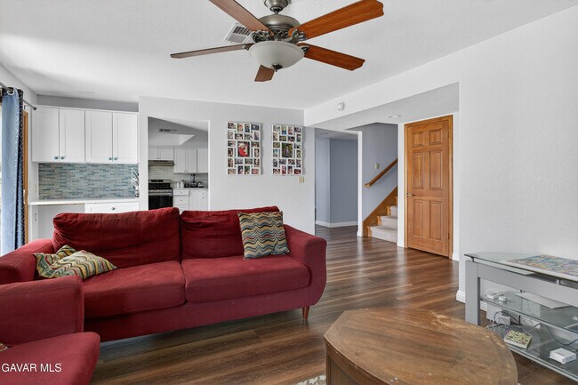 Building Photo - 41537 Poplar Cir