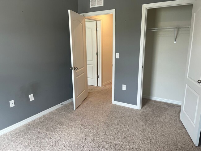 Building Photo - 3 bed 2 bath Townhome in Port Orange