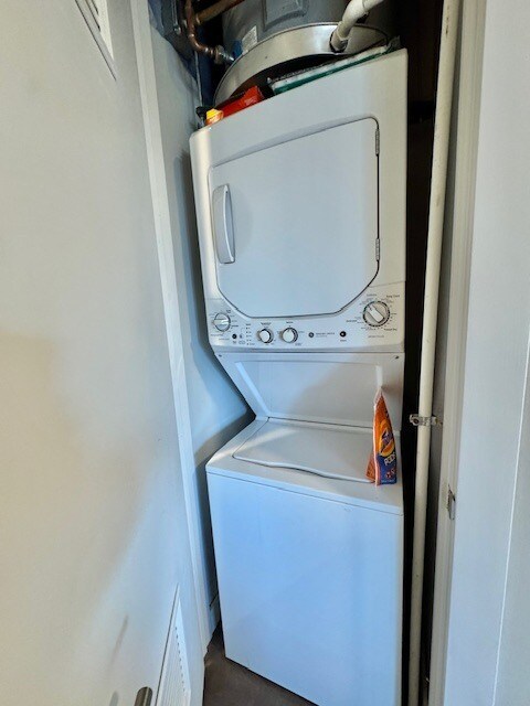 Building Photo - 2407 W Eastwood Ave