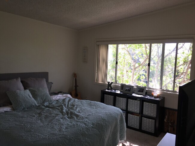 Building Photo - 1722 Armour Ln