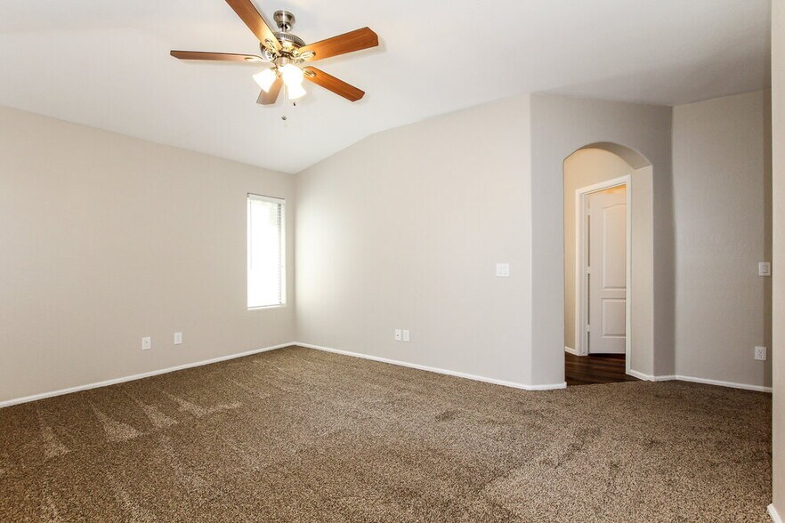 Building Photo - 17607 W Georgia Dr