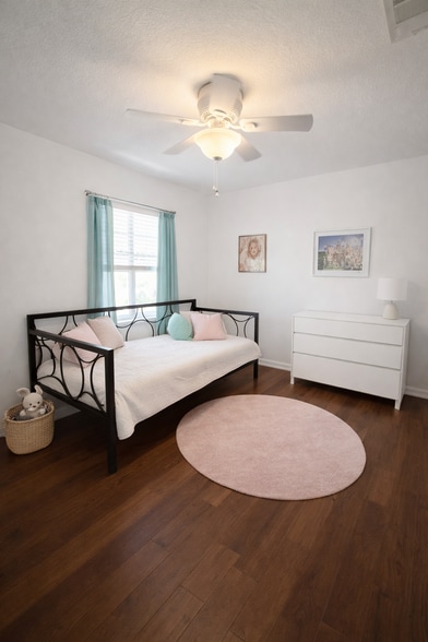 Building Photo - 1011 Ranchero Rd