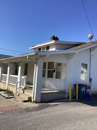 Building Photo - 24 N Diamond St