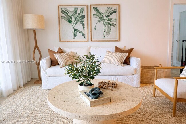 Building Photo - 2301 Collins Ave