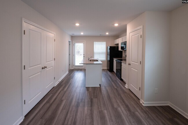 Building Photo - 859 Summerwood Ln