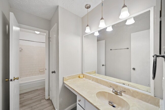 Building Photo - 13923 Ludgate Pass