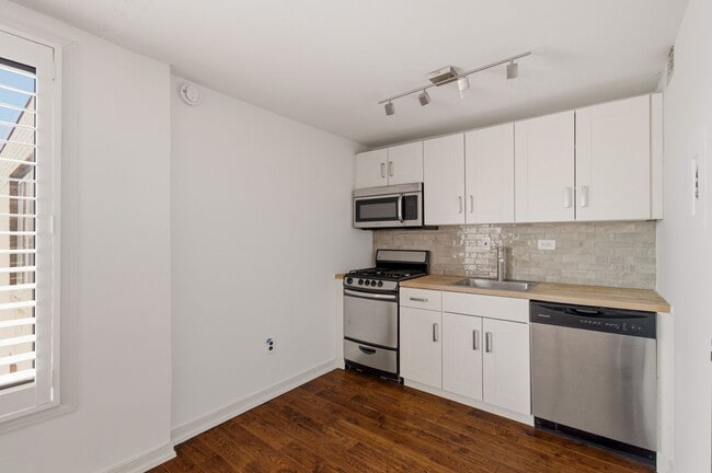 Building Photo - 1440 N Street NW