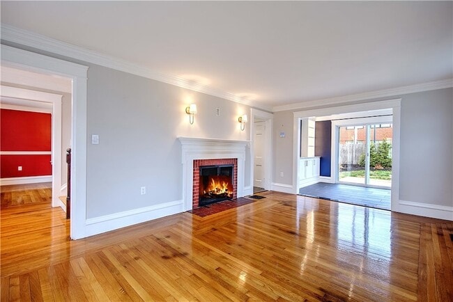 Building Photo - 11 Elmcroft Ave