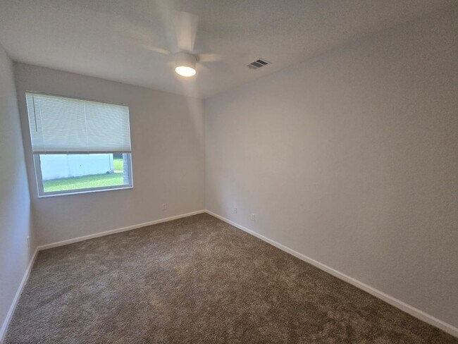 Building Photo - Bright + Spacious Home for Rent in West La...