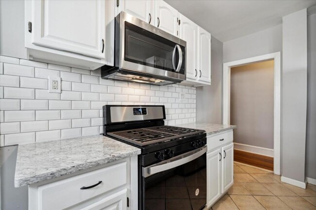 Building Photo - 7005-07 McCallum St