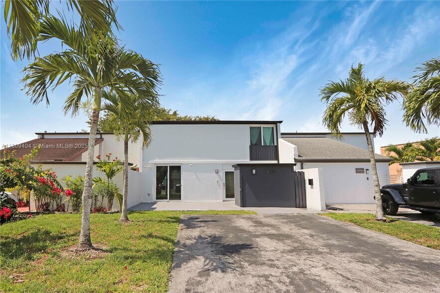 Building Photo - 12340 SW 20th Ter