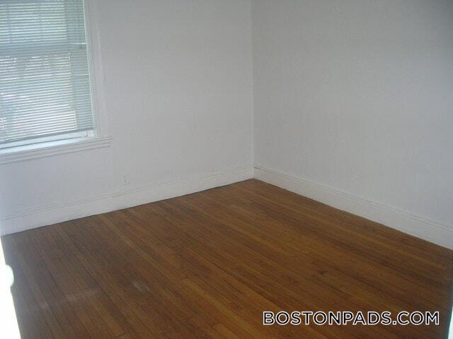 Building Photo - 137 Park Dr