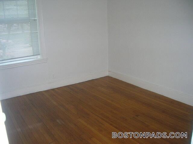 Building Photo - 137 Park Dr