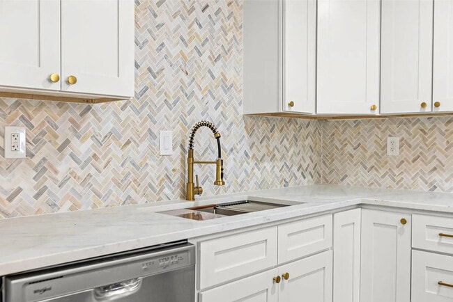 Building Photo - Earn Wealth While Leasing - Like a Homeowner - Lease to Own