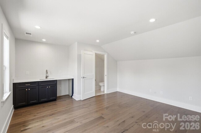 Building Photo - 2428 Runnymede Ln