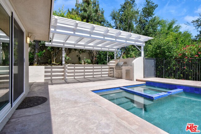 Building Photo - 23637 Park Belmonte