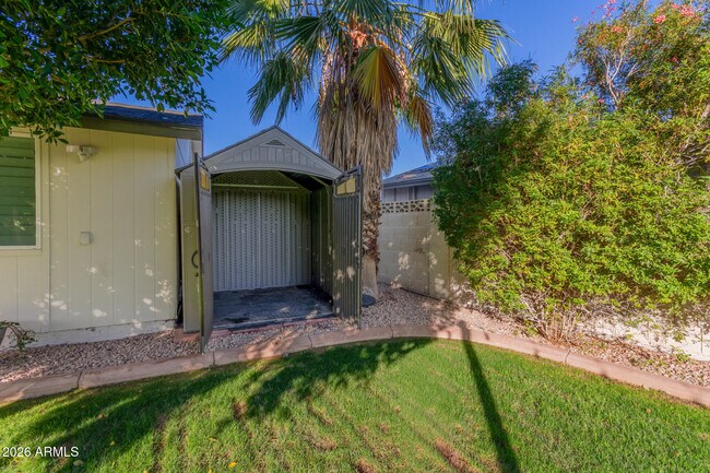 Building Photo - 2003 N Los Arboles Ct