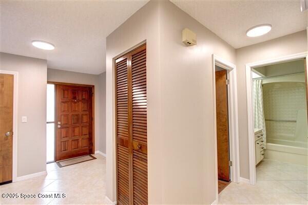 Building Photo - 433 Hawthorne Ct