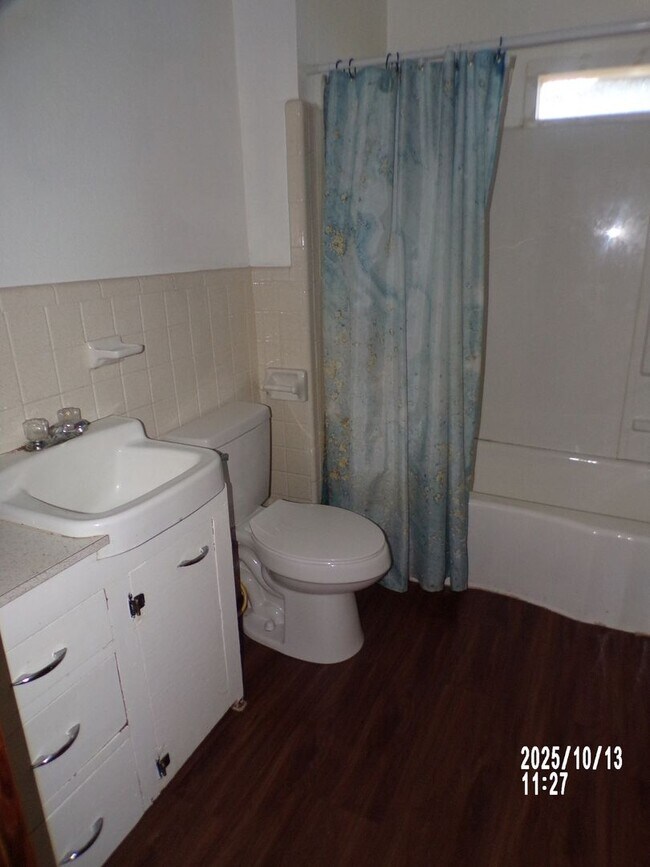 Building Photo - Very nice two-bedroom home located in the Walters area! One Dog under 20 lbs with owner approval!