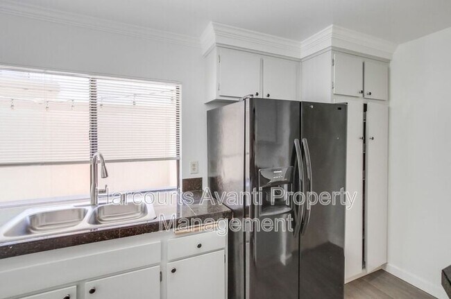Building Photo - 3268 Via Marin