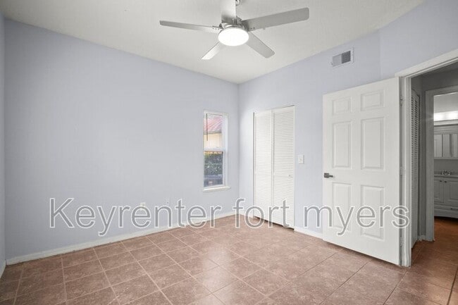 Building Photo - 11511 Villa Grand